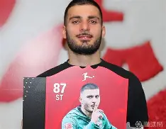 开拓者险胜国王